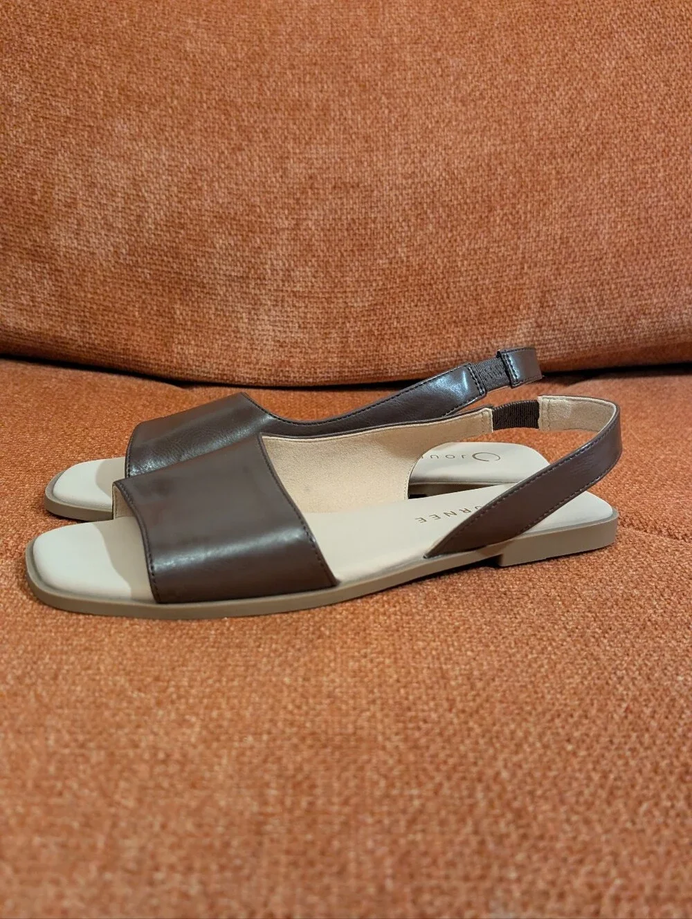 Journee women's flat Sandal NWT Size 6.5